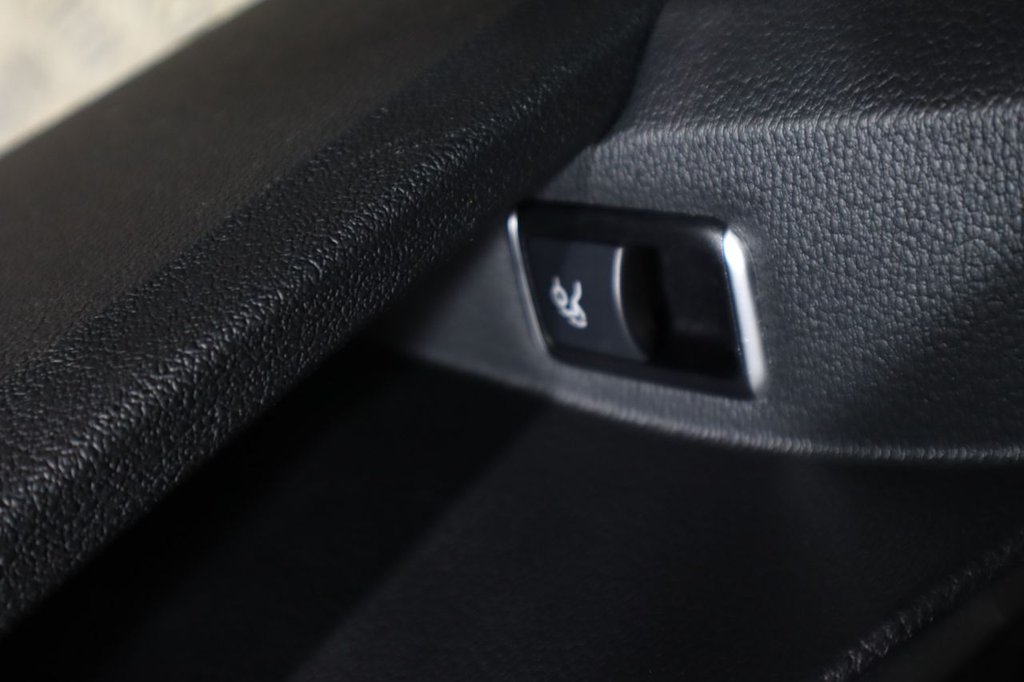 Used Mercedes-Benz E Class 2013 for sale - 76711089: Photo 36