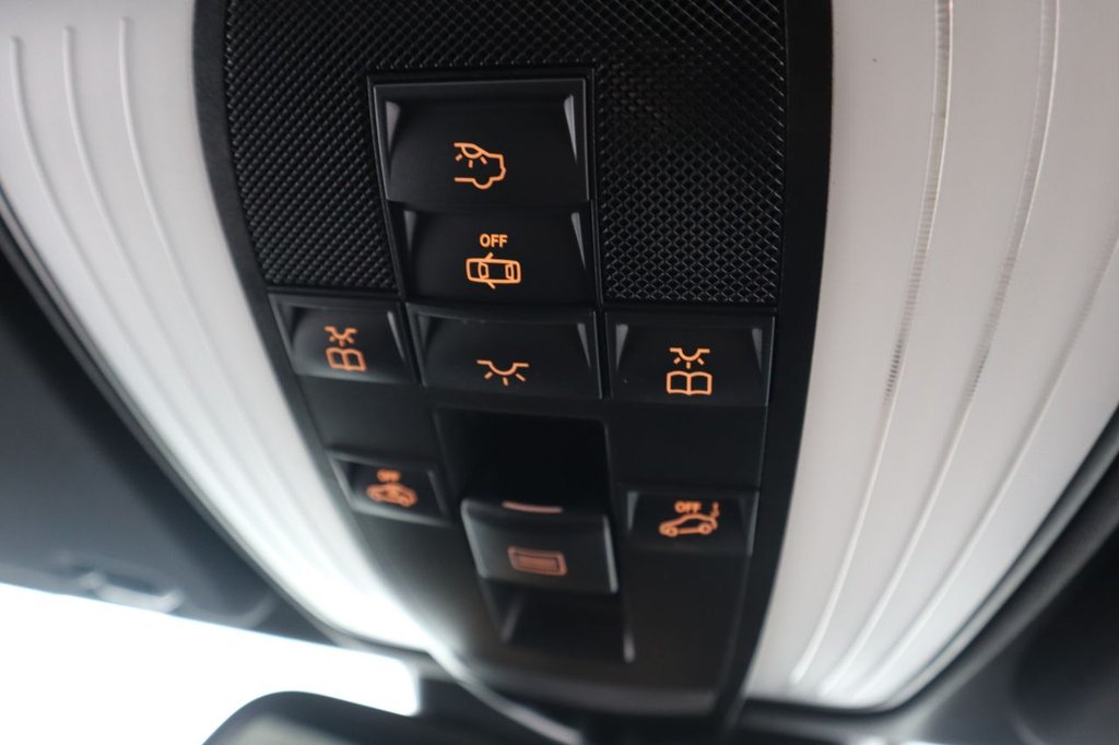 Used Mercedes-Benz E Class 2013 for sale - 76711089: Photo 46