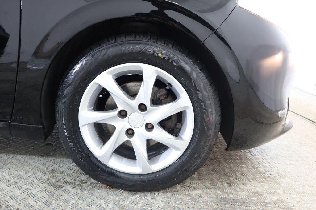 Used Peugeot 208 2013 for sale - 77200347: Photo 11