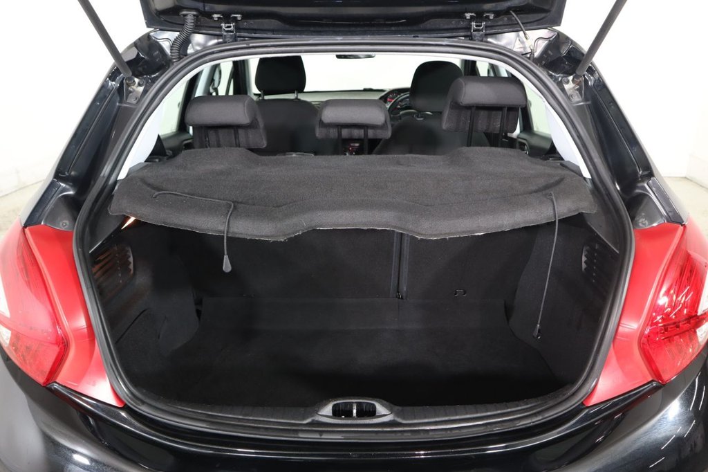 Used Peugeot 208 2013 for sale - 77200347: Photo 9