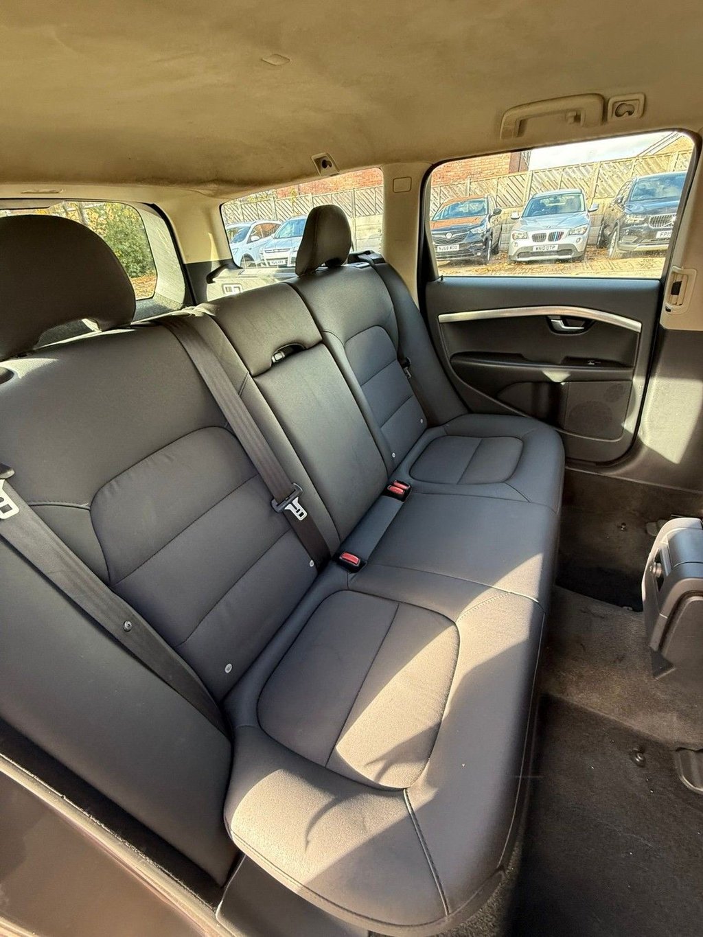 Used Volvo V70 2009 for sale - 77241600: Photo 3