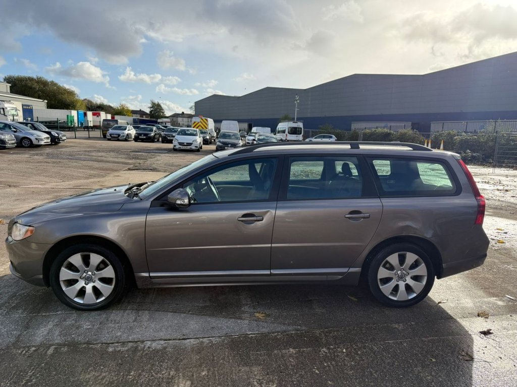 Used Volvo V70 2009 for sale - 77241600: Photo 4