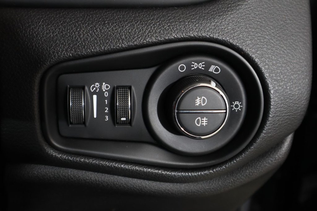 Used Jeep Renegade 2016 for sale - 76914816: Photo 32