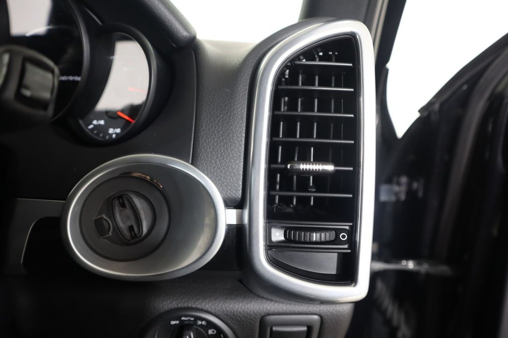 Used Porsche Cayenne 2013 for sale - 77341897: Photo 40