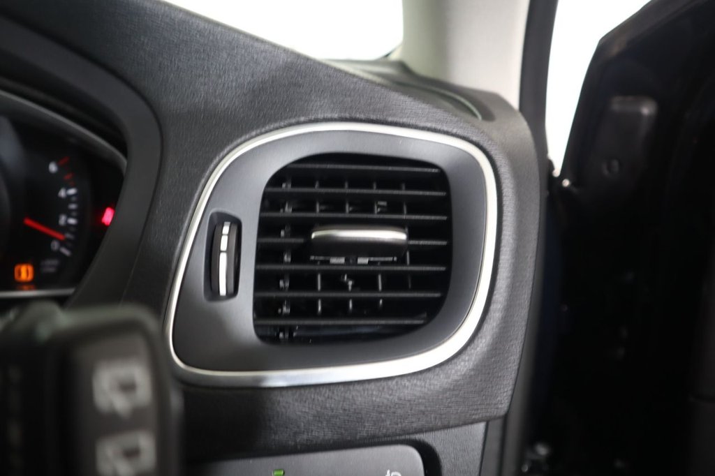 Used Volvo V40 2016 for sale - 77499342: Photo 23