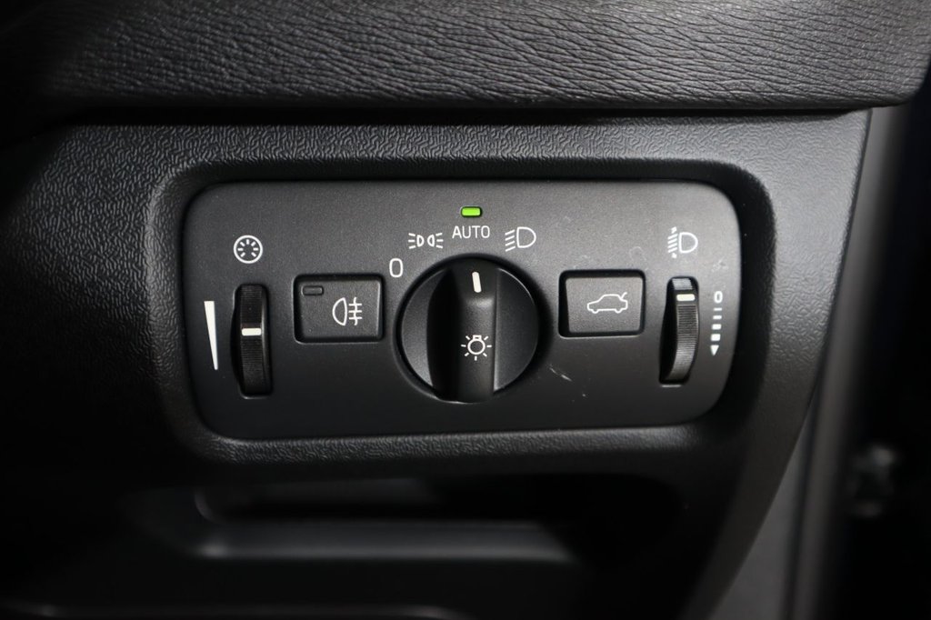 Used Volvo V40 2016 for sale - 77499342: Photo 27