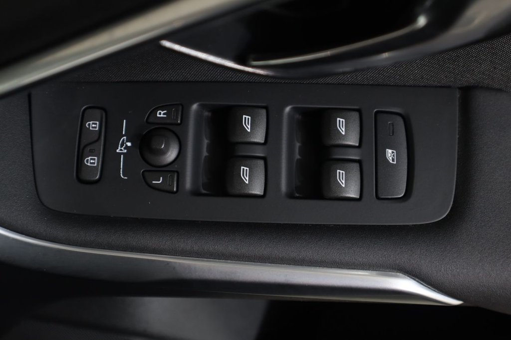 Used Volvo V40 2016 for sale - 77499342: Photo 28