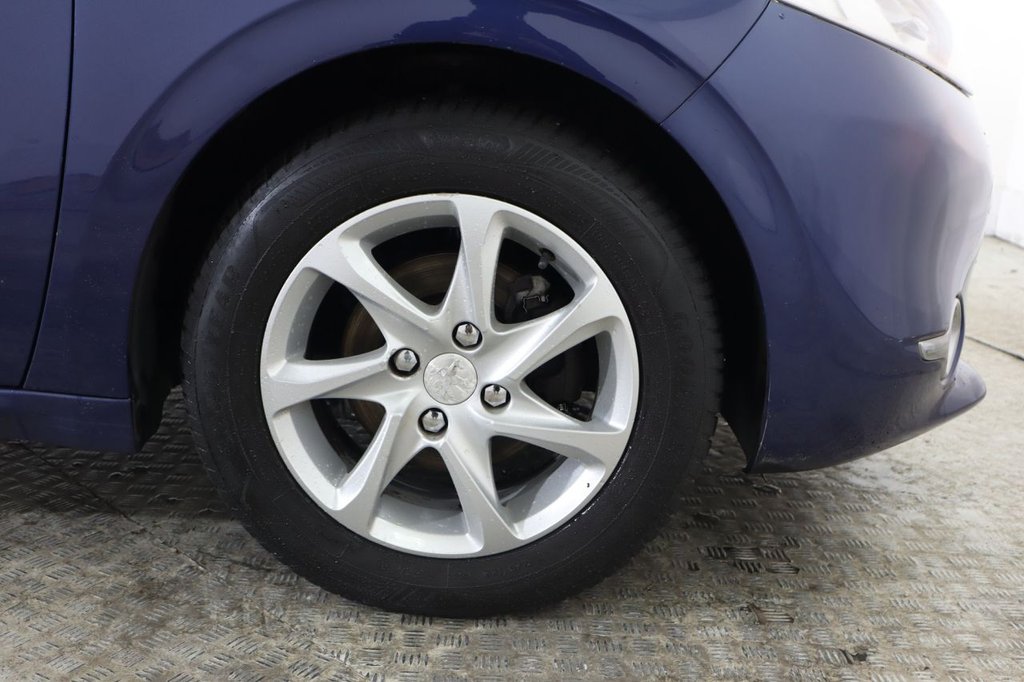 Used Peugeot 208 2015 for sale - 77153712: Photo 11