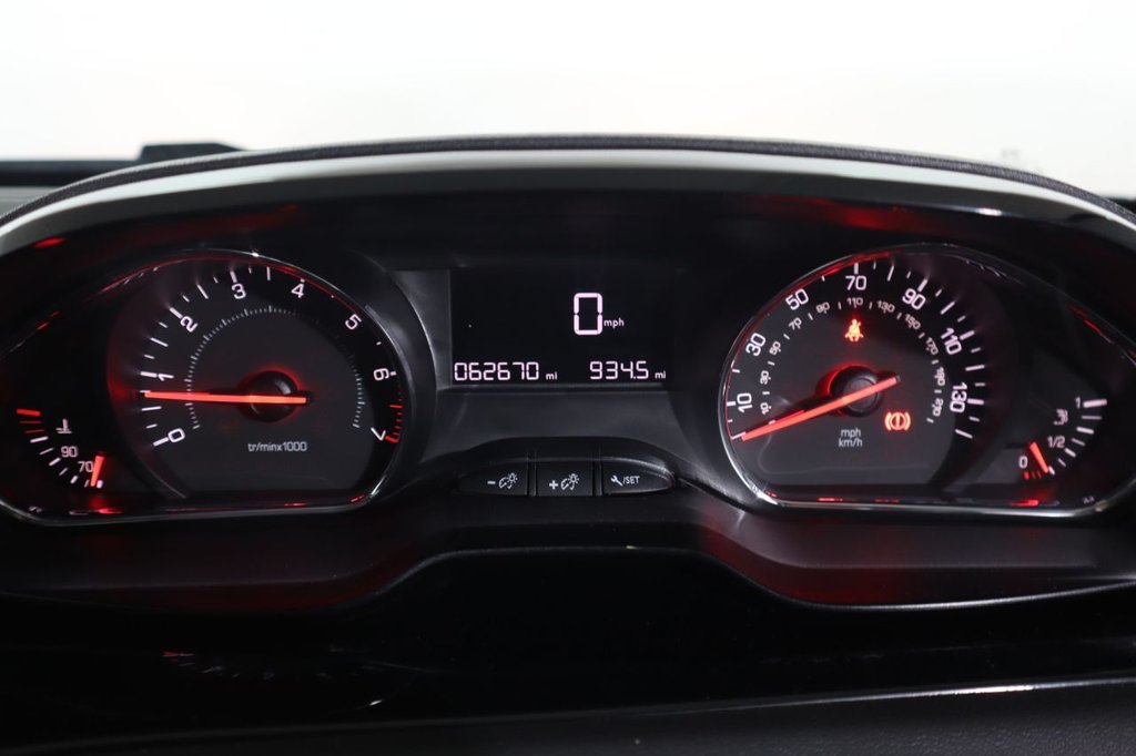 Used Peugeot 208 2015 for sale - 77153712: Photo 17