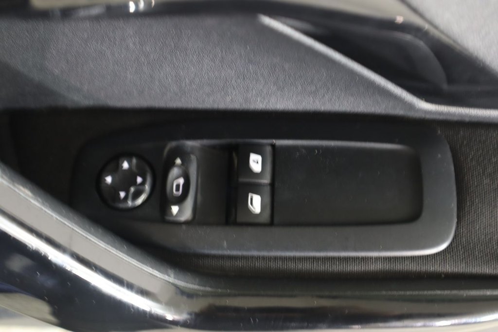 Used Peugeot 208 2015 for sale - 77153712: Photo 30