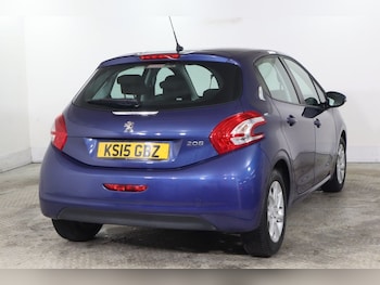 Used Peugeot 208 2015 for sale - 77153712: Photo