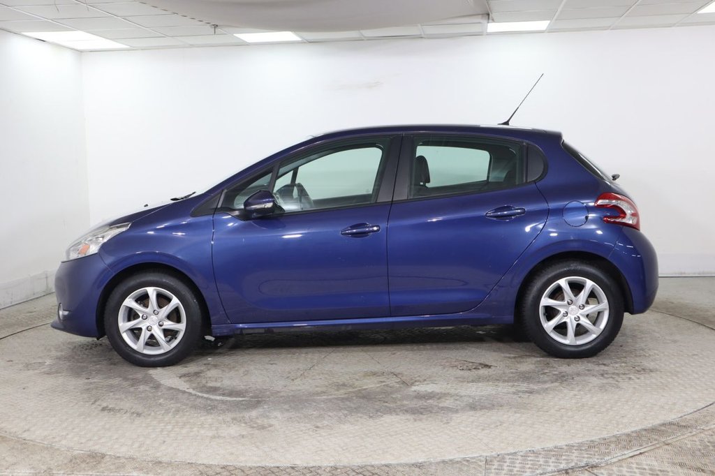 Used Peugeot 208 2015 for sale - 77153712: Photo 8