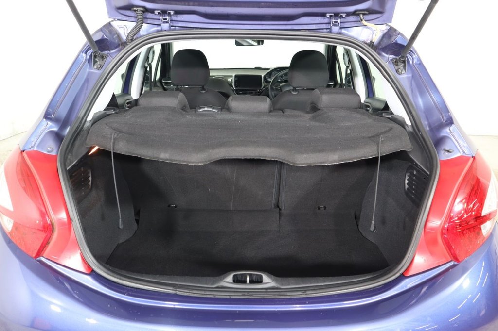 Used Peugeot 208 2015 for sale - 77153712: Photo 9