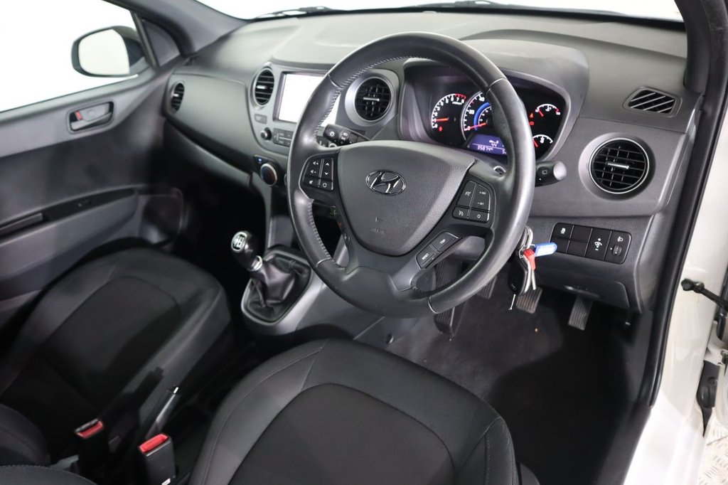 Used Hyundai i10 2018 for sale - 77668902: Photo 16