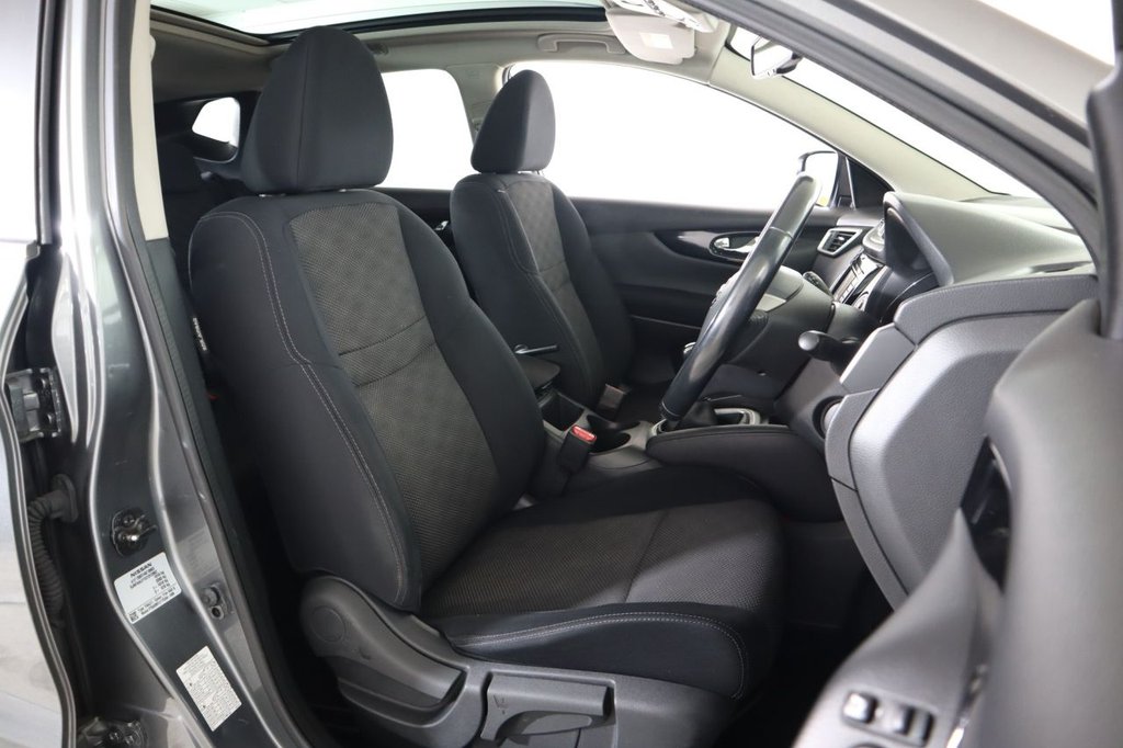 Used Nissan Qashqai 2015 for sale - 76496598: Photo 40