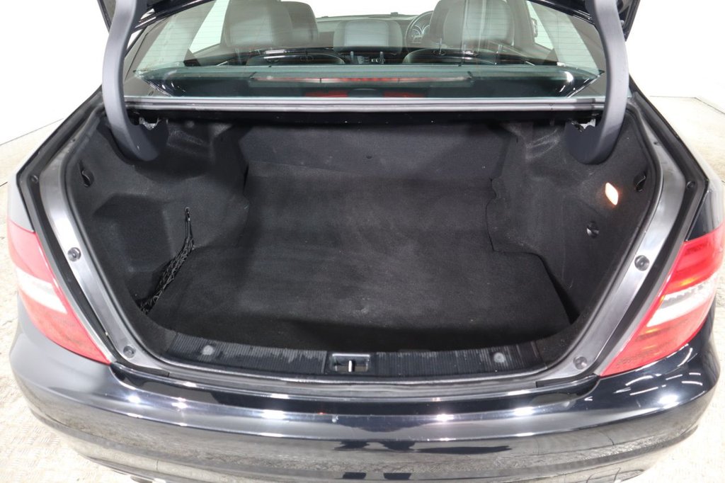 Used Mercedes-Benz C Class 2012 for sale - 76923691: Photo 9