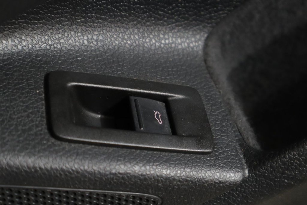 Used Volkswagen Scirocco 2008 for sale - 76185580: Photo 28