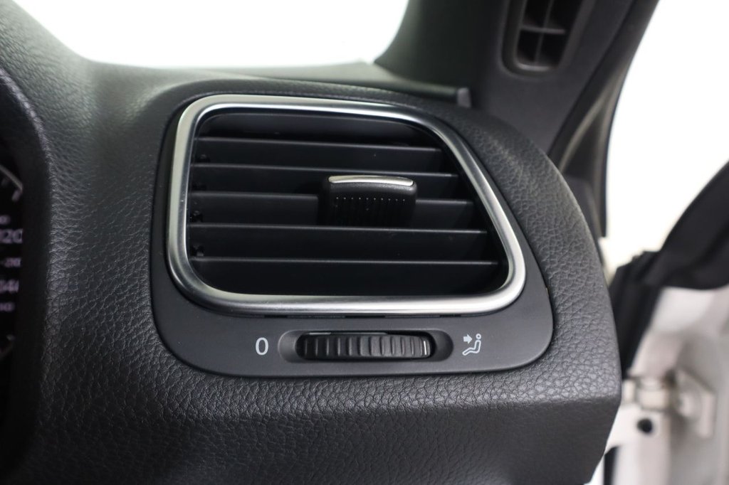 Used Volkswagen Scirocco 2008 for sale - 76185580: Photo 31