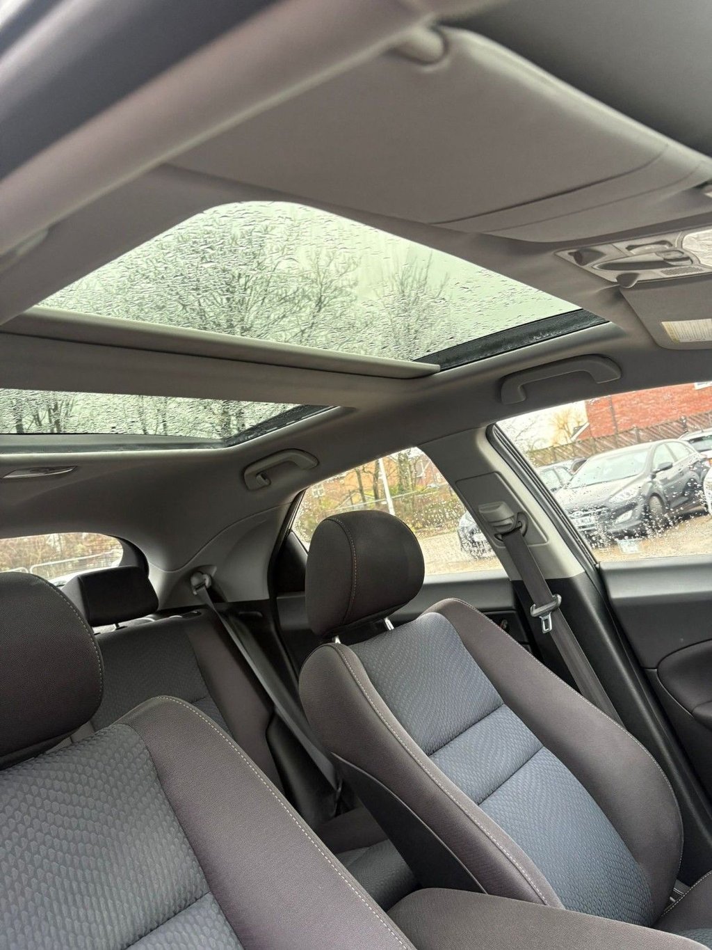 Used Honda Civic 2010 for sale - 77307331: Photo 11