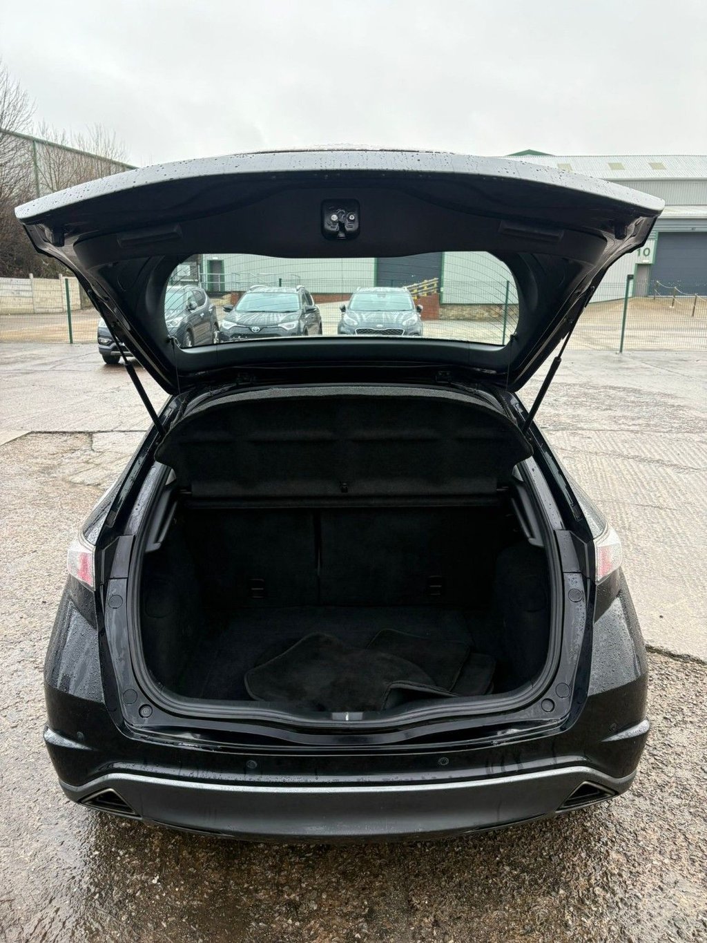 Used Honda Civic 2010 for sale - 77307331: Photo 5