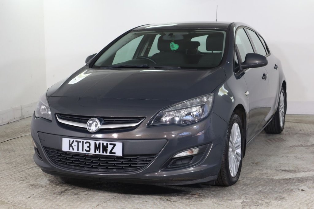Used Vauxhall Astra 2013 for sale - 77734514: Photo 2