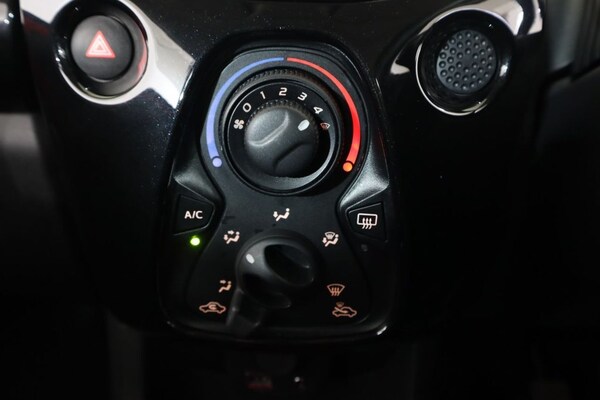 Used Toyota AYGO 2018 for sale - 76291842: Photo 21