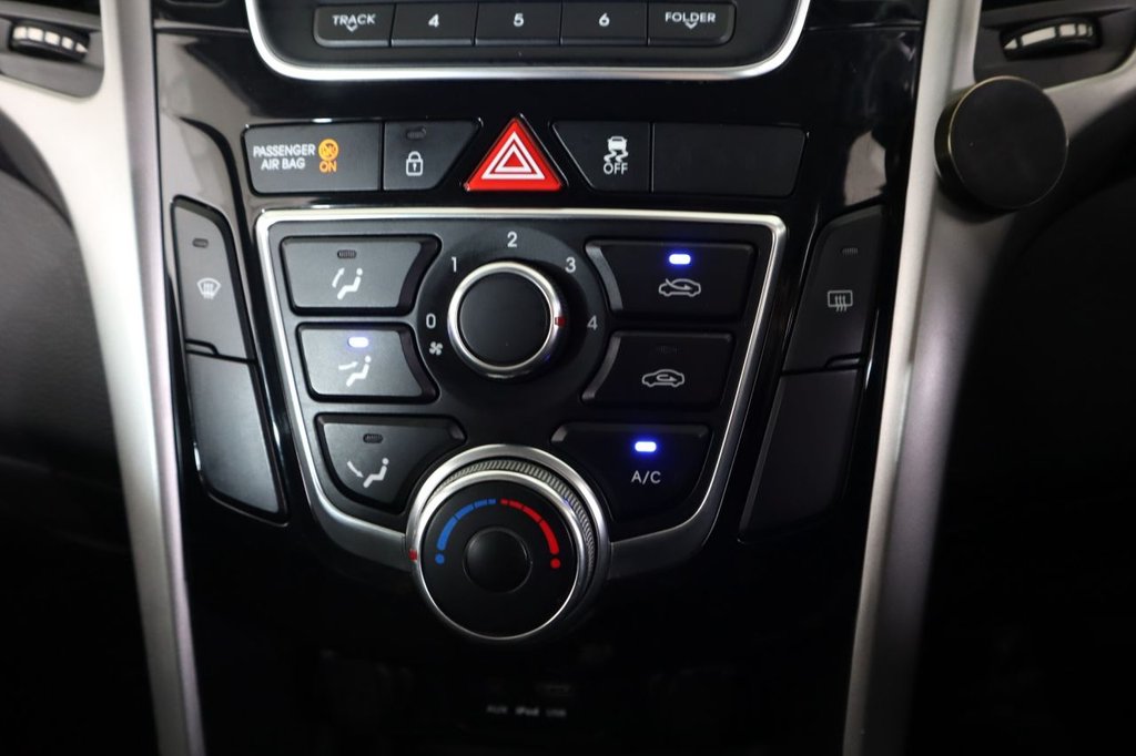 Used Hyundai i30 2015 for sale - 76356703: Photo 20