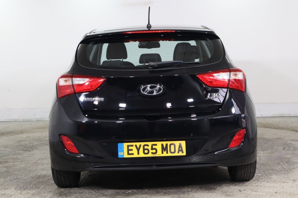 Used Hyundai i30 2015 for sale - 76356703: Photo 4