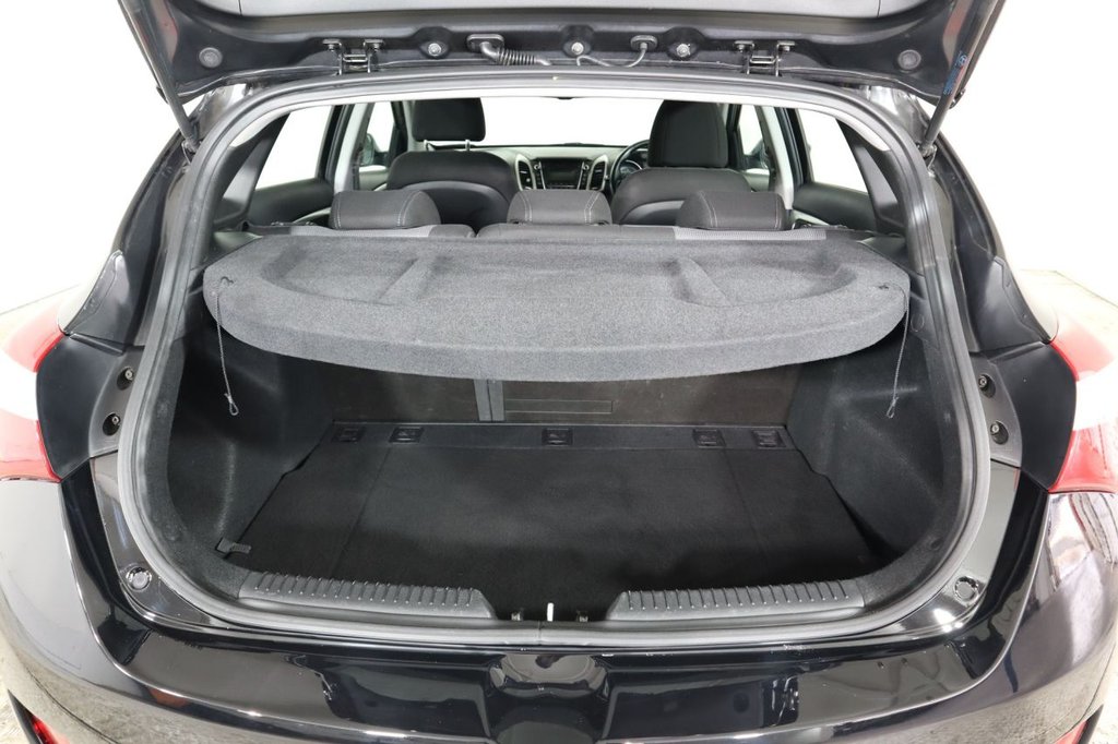 Used Hyundai i30 2015 for sale - 76356703: Photo 9