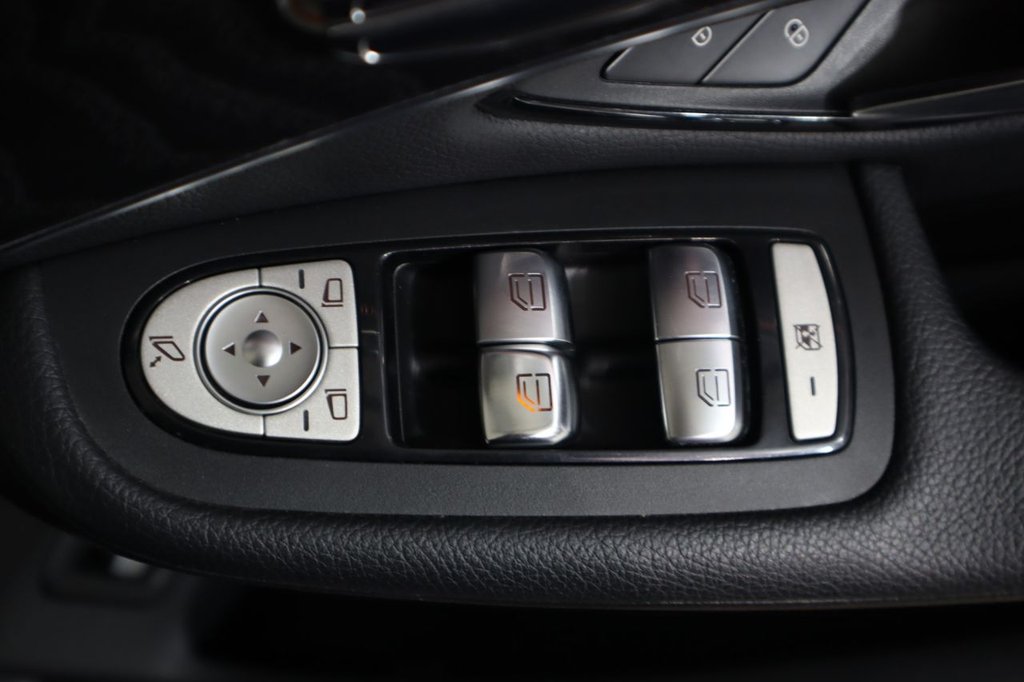 Used Mercedes-Benz GLC 2016 for sale - 77680980: Photo 30