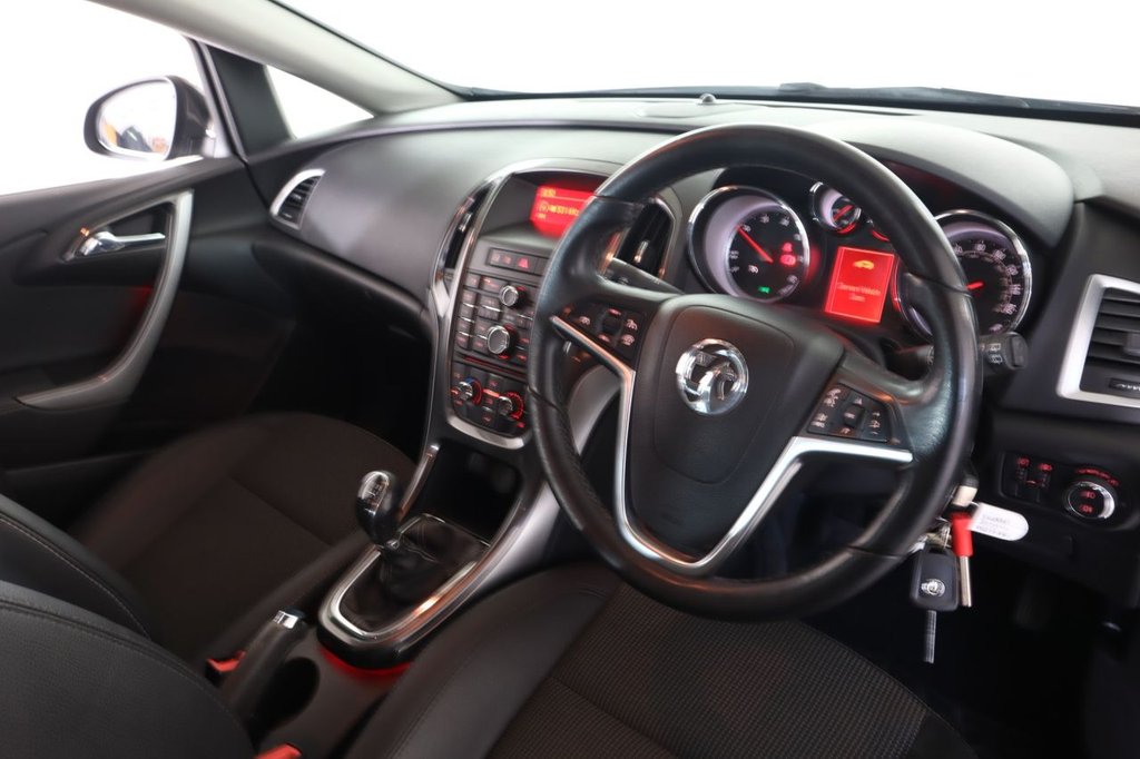 Used Vauxhall Astra 2013 for sale - 77748800: Photo 16