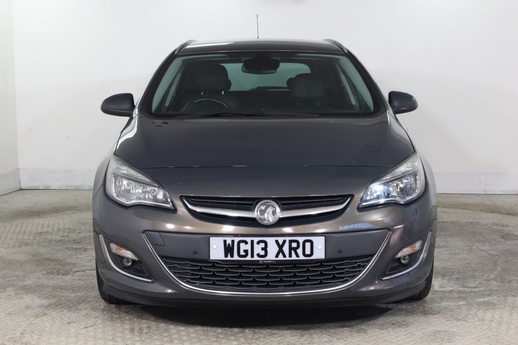 Used Vauxhall Astra 2013 for sale - 77748800: Photo 2