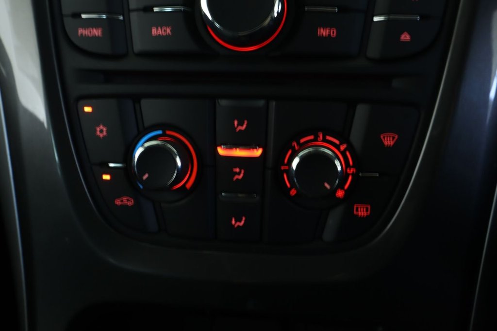 Used Vauxhall Astra 2013 for sale - 77748800: Photo 20