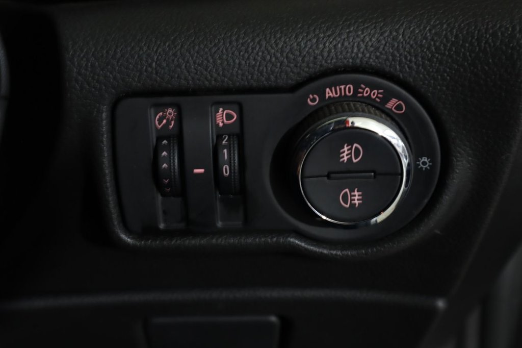 Used Vauxhall Astra 2013 for sale - 77748800: Photo 39