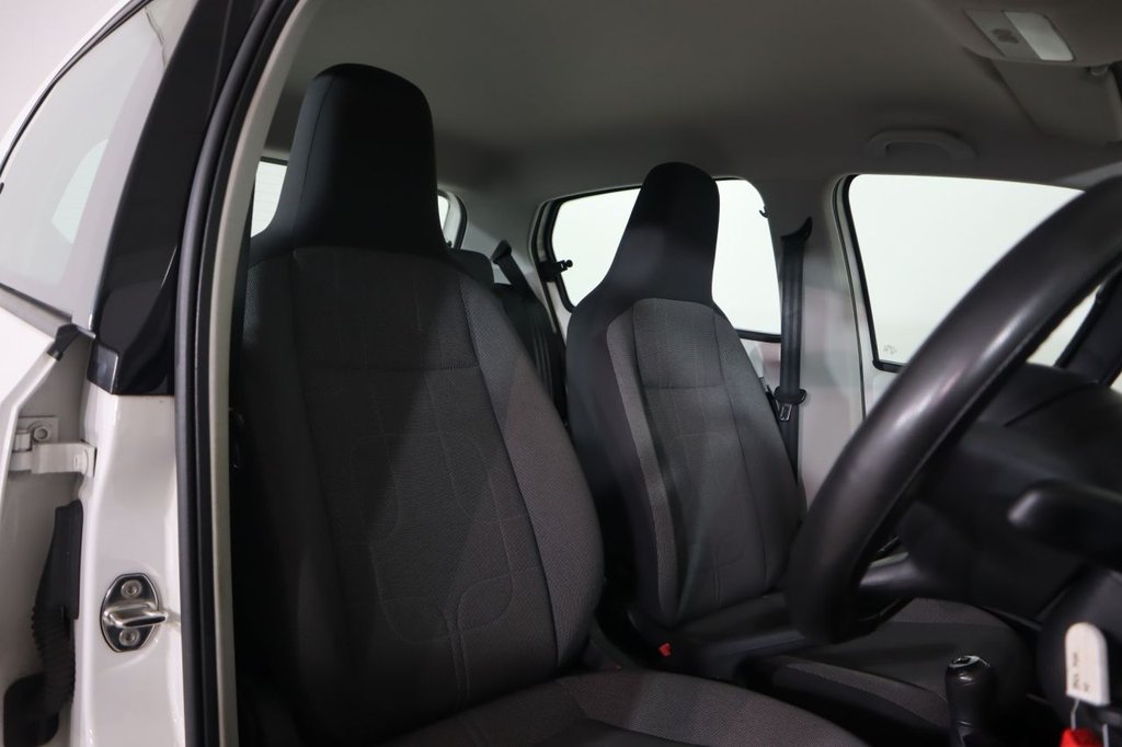 Used Volkswagen up! 2013 for sale - 76910184: Photo 30