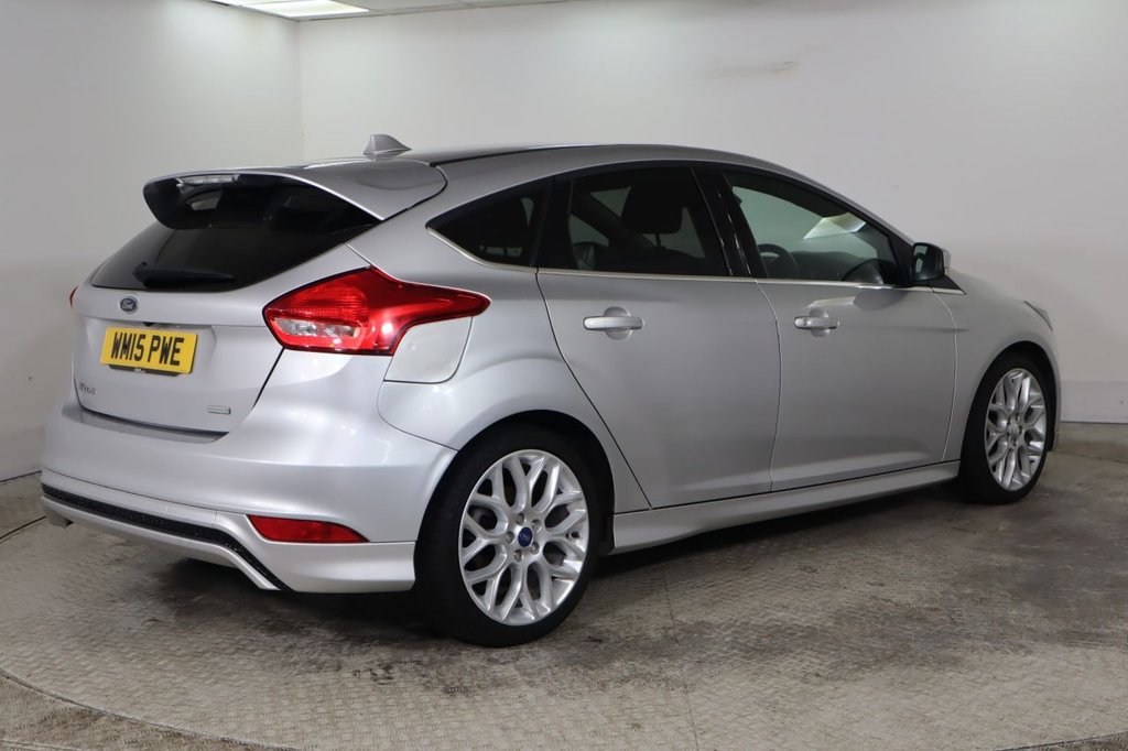 Used Ford Focus 2015 for sale - 76986242: Photo 4