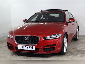 Used Jaguar XE 2017 for sale - 75998846: Photo