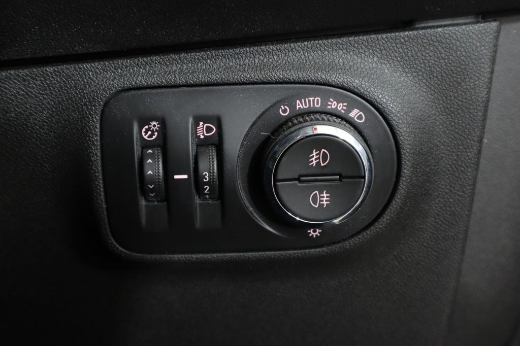 Used Vauxhall Corsa 2016 for sale - 76469955: Photo 24