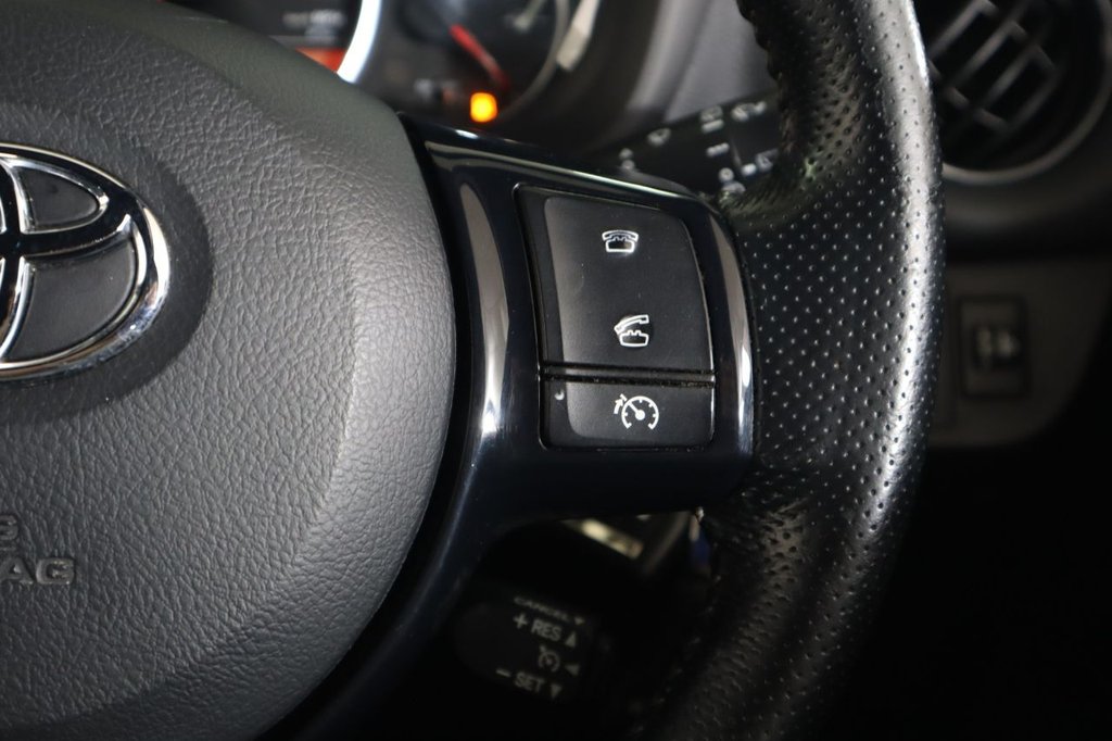 Used Toyota Yaris 2016 for sale - 76582026: Photo 34