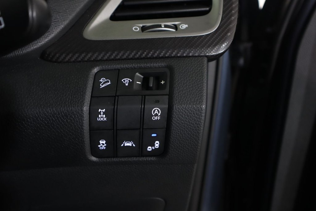 Used Hyundai Santa Fe 2017 for sale - 77153683: Photo 32