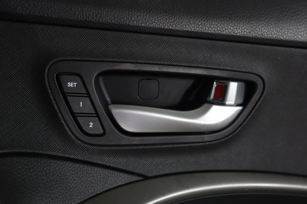 Used Hyundai Santa Fe 2017 for sale - 77153683: Photo 35