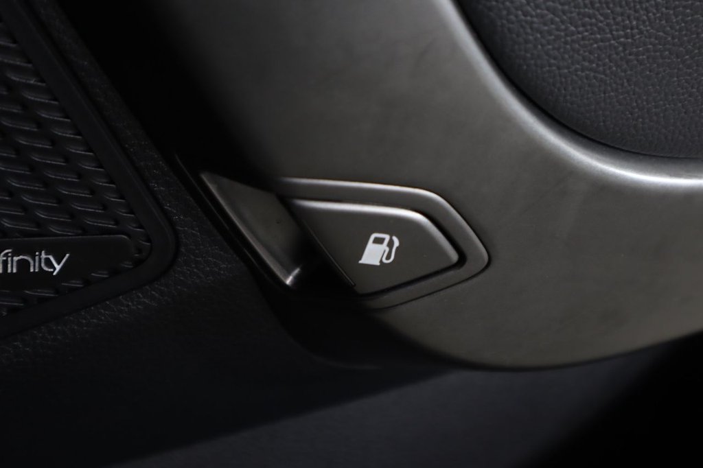 Used Hyundai Santa Fe 2017 for sale - 77153683: Photo 39