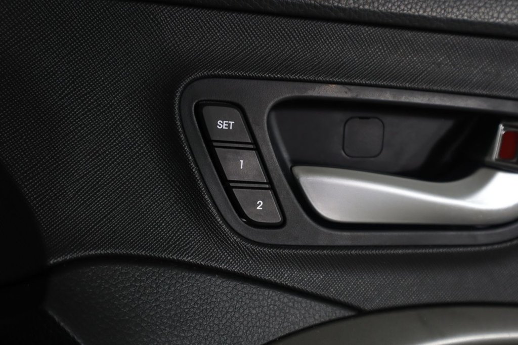 Used Hyundai Santa Fe 2017 for sale - 77153683: Photo 46