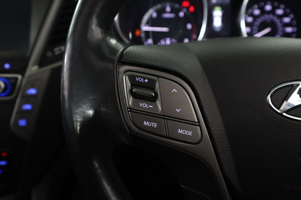 Used Hyundai Santa Fe 2017 for sale - 77153683: Photo 50