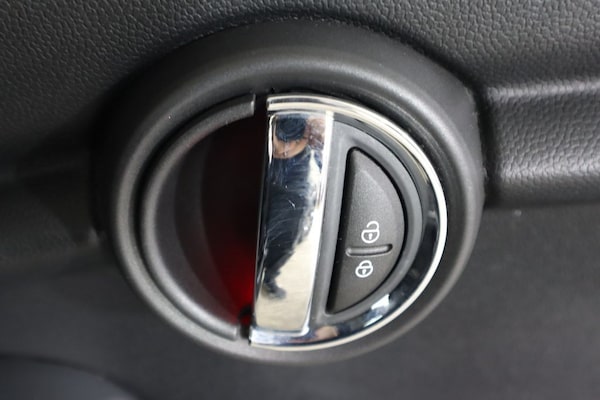Used MINI Hatch 2017 for sale - 76303842: Photo 34