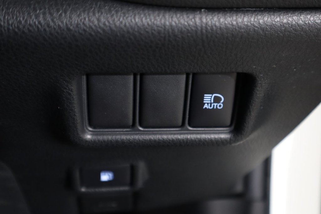 Used Toyota C-HR 2017 for sale - 76841296: Photo 30