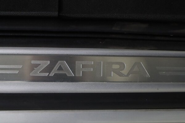 Used Vauxhall Zafira 2010 for sale - 76184965: Photo 38