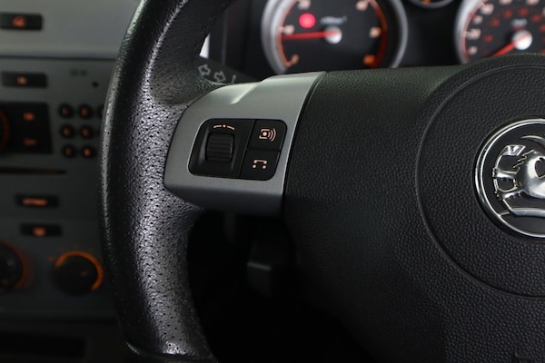 Used Vauxhall Zafira 2010 for sale - 76184965: Photo 40