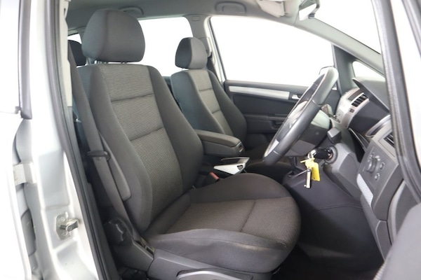 Used Vauxhall Zafira 2010 for sale - 76184965: Photo 42