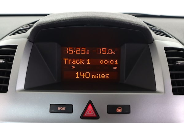 Used Vauxhall Zafira 2010 for sale - 76184965: Photo 50